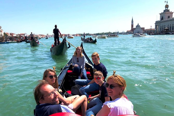 One-Day Venice: Skip-the-Line St. Mark’s Basilica, Walk & Gondola - The Day’s Flow: Guides, Headsets, and Why Timing Feels Different