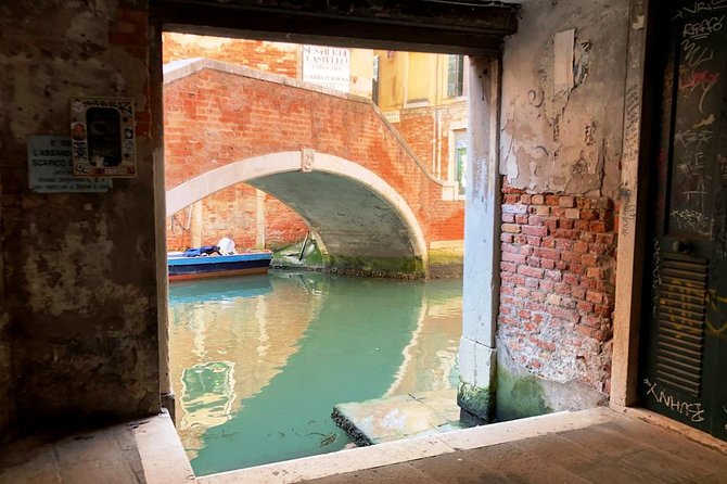 One-Day Venice: Skip-the-Line St. Mark’s Basilica, Walk & Gondola - Guide Quality: When English Matters Most