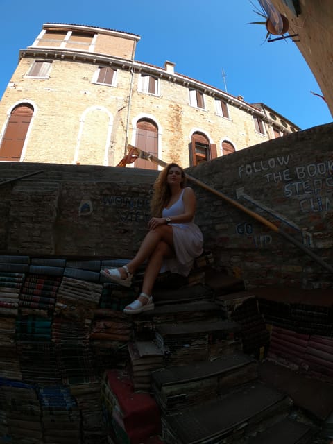 Photo with a professional photographer in Venice - Beyond One Landmark: Turning “Around Venice” Into Photos That Make Sense