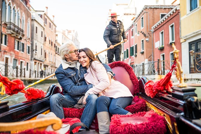 Photographer, Professional Photo shoot - Venice - Key things that make this Venice photo shoot worth your time