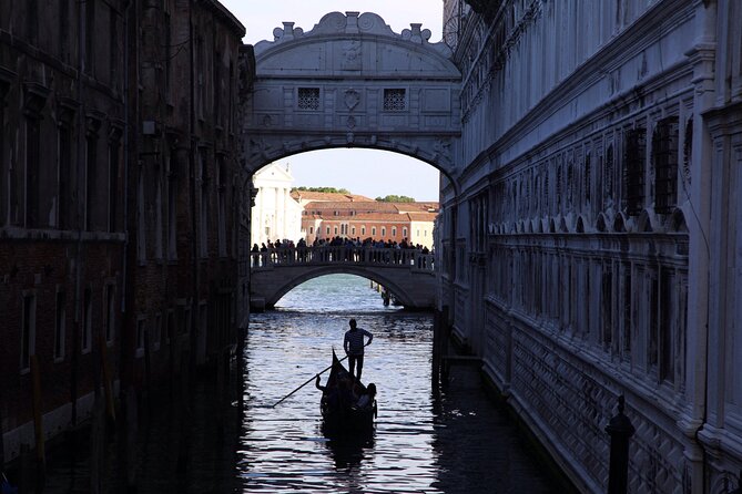 Photography workshop in the magical Venice (3h) - Tripod use: why it’s taught (even if you don’t want to carry one)
