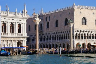 Private 3 hrs Venice Tour: St Mark's, Walking tour & Boat tour - Inside St Mark’s: Dress Code and ID Are Part of the Deal