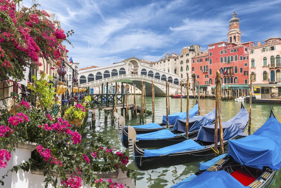 Private Art & Culture Tour in Dorsoduro and Academia, Venice - The 2-hour highlights route: witches hour, Ponte dei Pugni, and San Pantalon