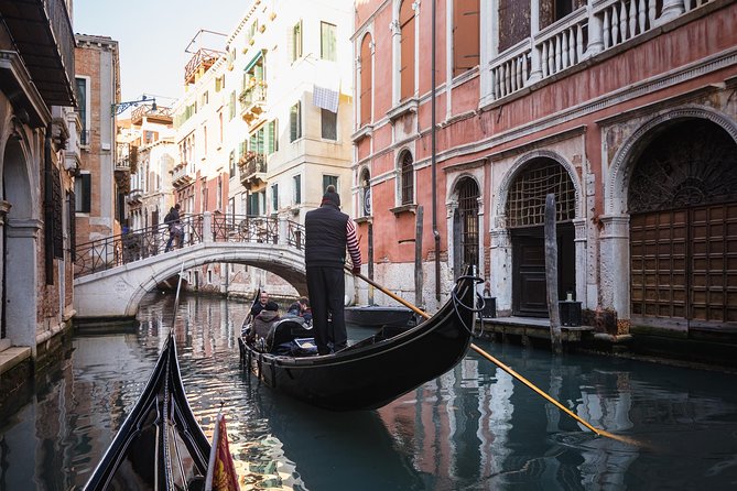 Private Crafted Gondola Ride on the Grand Canal - Inner canals: where the ride gets quieter and more personal