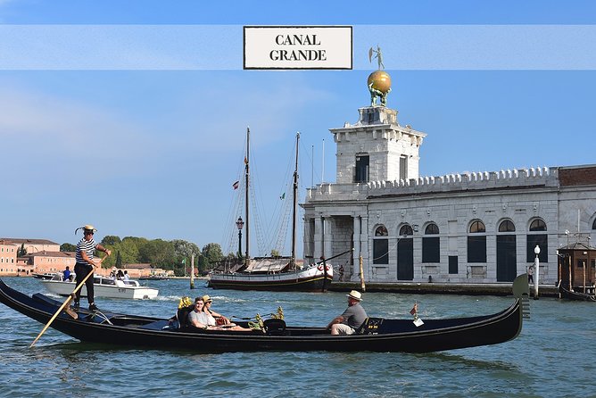 Private Crafted Gondola Ride on the Grand Canal - Peggy Guggenheim Collection: seeing art culture from the canal side