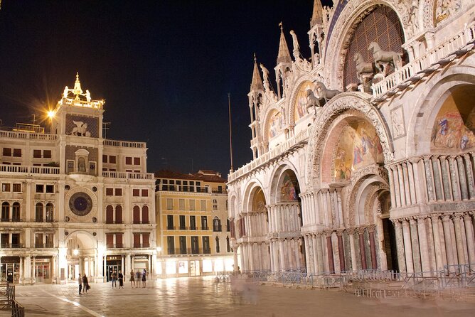 Private Doge's Palace & St Mark's Basilica After Hours Night Tour - Meeting at Piazza San Marco: the quick setup before the palace