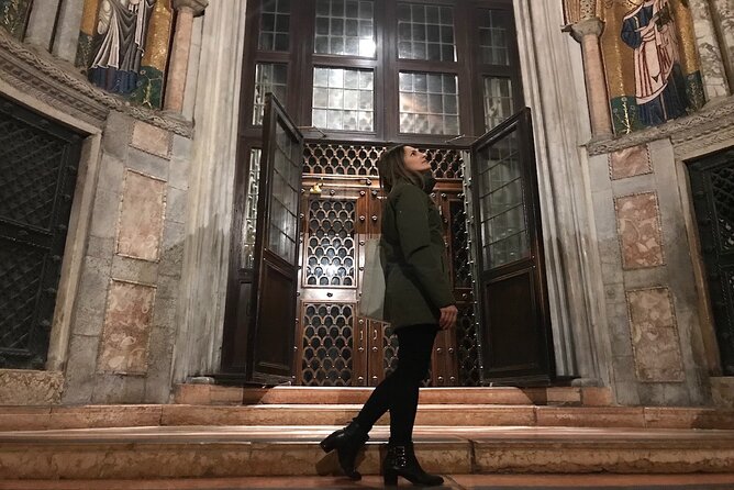 Private Doge's Palace & St Mark's Basilica After Hours Night Tour - The possible timing break: how to handle the wait between sites