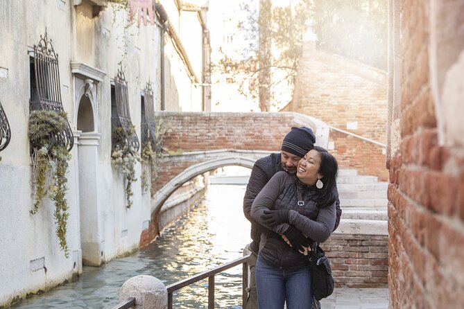 Private Gondola Ride and Photoshoot - What the photographer actually does: attention, patience, and real communication