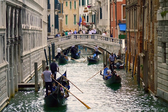 Private Gondola Serenade with Music - Private Gondola Serenade on Canal Grande: What 30 Minutes Really Feels Like