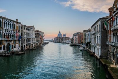 Private Mini Venice Photo Walk 2 Hours - How Stefano Coaches: framing, focus, and smarter shooting on a phone