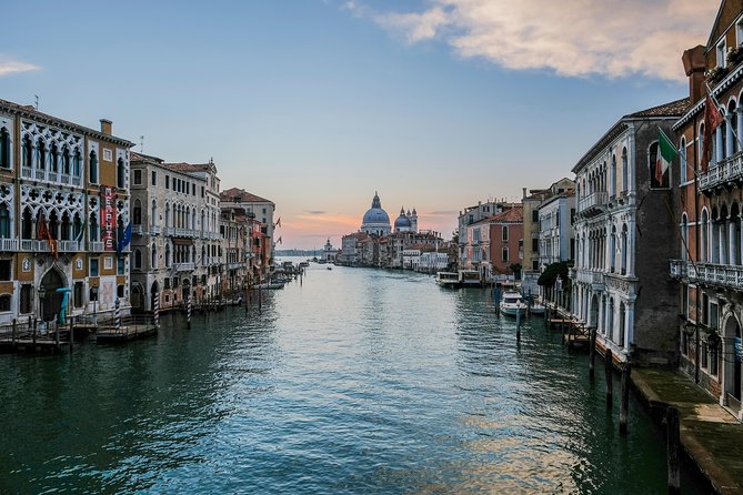 Private Mini Venice Photo Walk 2 Hours - How Stefano Coaches: framing, focus, and smarter shooting on a phone