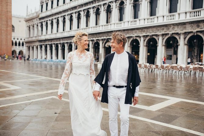 Private Photo Shoot in Venice with Gondola Ride Included - Price and value: is $435.43 per group worth it?
