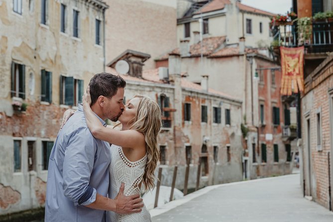 Private Photo Shoot & walking tour - What makes the photographer part so valuable