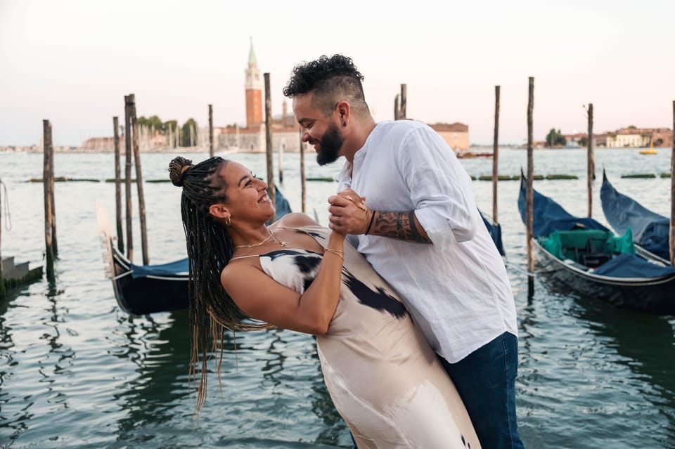 Private Photoshoot of Your Gondola Ride in Venice - Practical tips so your photos look better in Venice