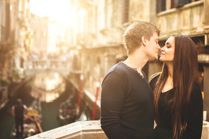 Private Photoshoot on Personal Gondola in Venice - Rialto Bridge Finale on the Grand Canal: Getting the Money Shot