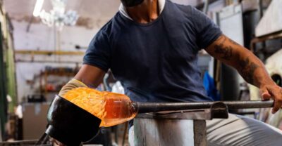 Private tour to Murano with Hotel pick up and glass factory - Murano glass factory time: watching masters shape molten glass