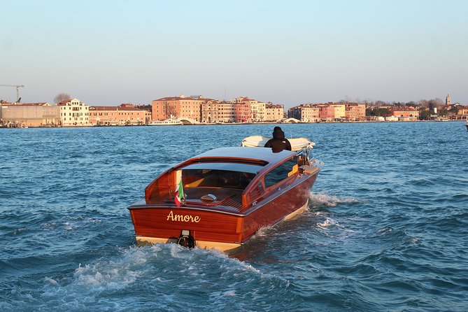 Private Tour: Venice Grand Canal Evening Boat Tour - Meeting point reality near Riva degli Schiavoni (and how not to lose time)