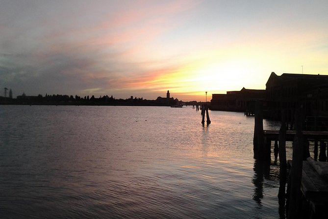Private Tour: Venice Walk, Gondola, and Private Boat Tour ending on Murano Island with Venetian Lunch and Glass Factory Visit - Murano lunch: expect a real meal, not a quick bite