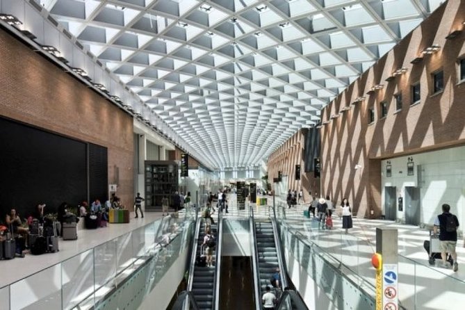 Private transfer, chauffeur service, from Venice Marco Polo airport to Padua - Meet-and-greet at the airport: finding your driver fast