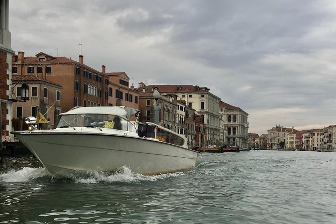 Private transfer from hotel in Venice To VCE airport - Venice-to-VCE: Why the Right Transfer Matters