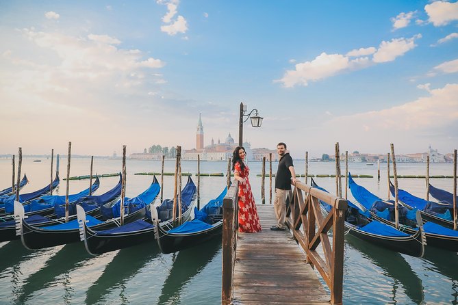 Private Vacation Photography Session with Local Photographer in Venice - What the photographer does (so your photos look natural)