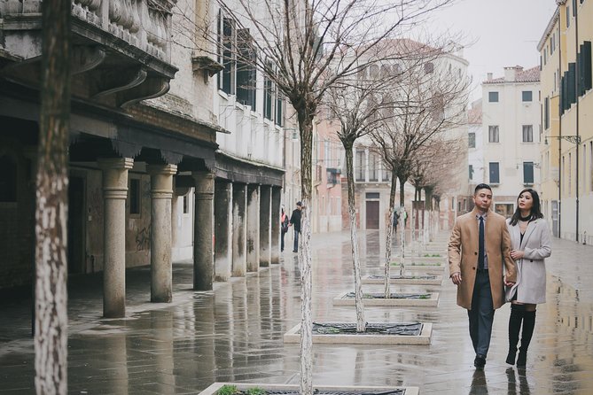 Private Vacation Photography Session with Local Photographer in Venice - The hi-res gallery: how many photos you’ll get and when