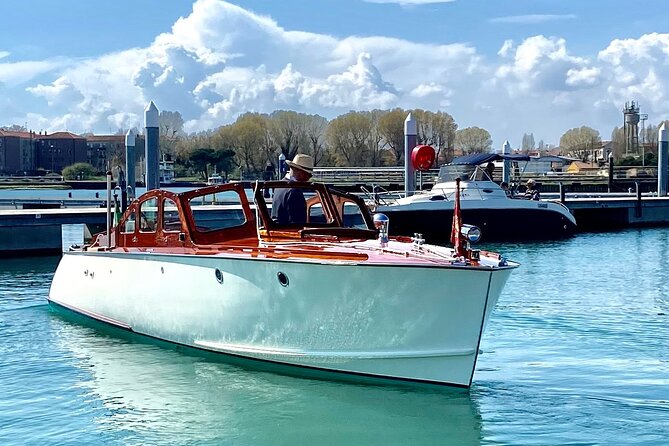 Private Venice Lagoon Boat Tour (7 hours) - Burano for real color: an hour you can actually enjoy