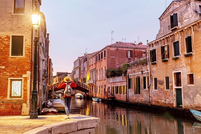Private Venice Tour with a Local, Highlights & Hidden Gems, 100% Personalised - Secret Rialto Pier Views From a Canal-Side Path