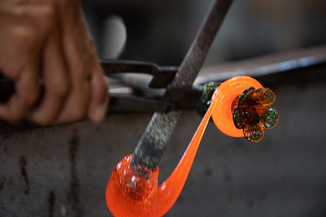 Private Venice walking tour plus Murano island lunch and glass factory visit - Rialto Bridge and Piazza San Marco: the photo stops with real personality