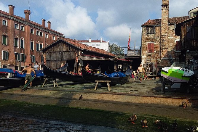 Private Venice walking tour plus Murano island lunch and glass factory visit - Timing, group size, and what flexibility really means in Venice