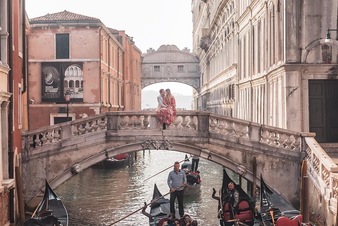 Professional Photographer in Venice, Italy - Gondola Danieli option: the €90 add-on you should plan for