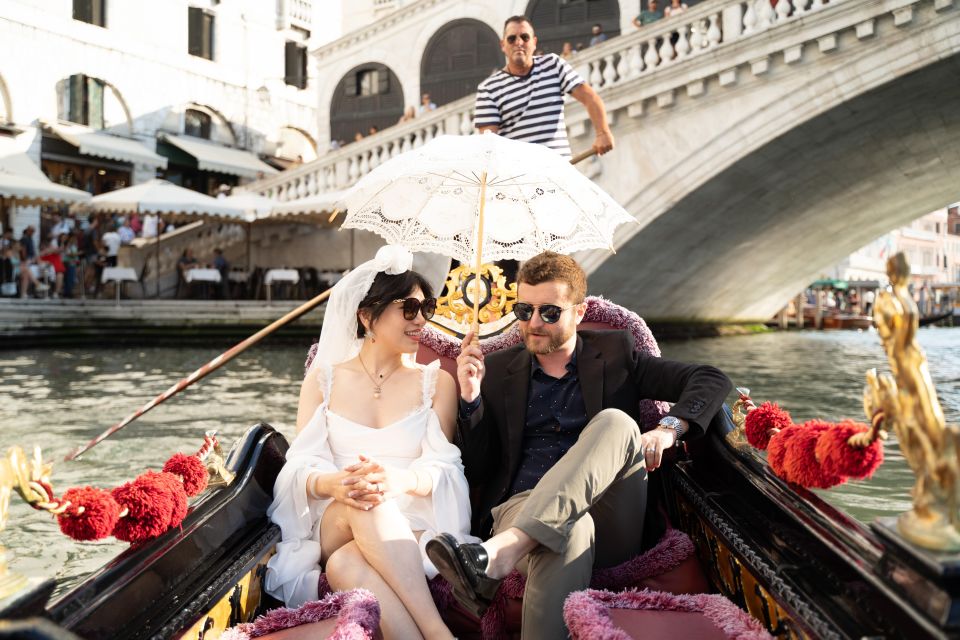 Professional Photoshoot in Venice - What you get after: 50 JPEGs plus 5 edited photos