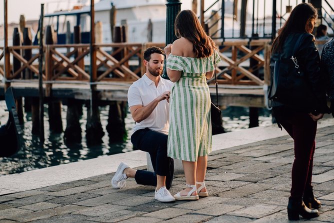 Proposal Photographer in Venice - Dorsoduro: A More Relaxed Venice Vibe for Natural Poses