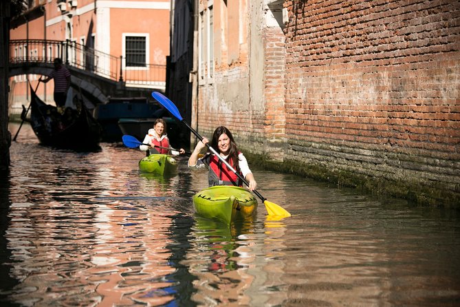 Real Venetian Kayak - Tour of Venice Canals with a Local Guide - Meeting at Calle Brazzo: fast check-in, then you’re on the water