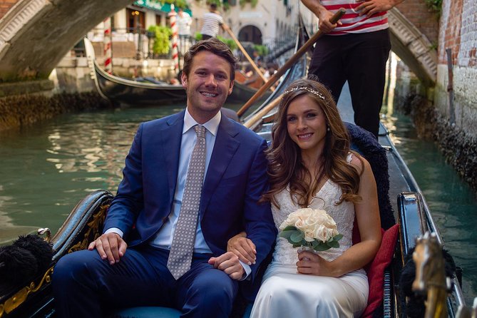 Renew your wedding vows on a romantic gondola - Timing, duration, and Venice reality at 3:30 pm