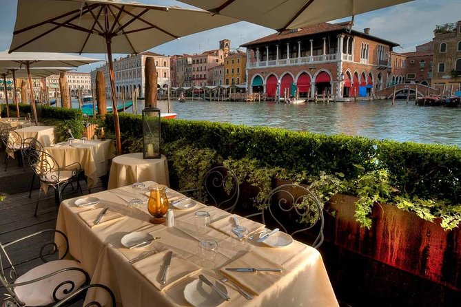 Rialto Market Food and Wine Lunchtime Tour of Venice - Cicchetti and wine: why lunch feels generous here