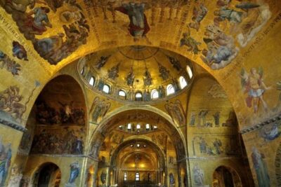 Saint Mark's VIP Night Tour: Exclusive Access Small Group Tour - Inside St. Mark’s Basilica: the golden mosaics light show