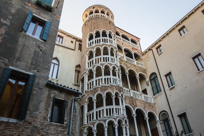 San Marco Pass: Basilica, Doge Pal. & Bell Tower Priority Tickets - Stops 4–5: Correr Museum and Marciana Library (Art, Papers, and Power)