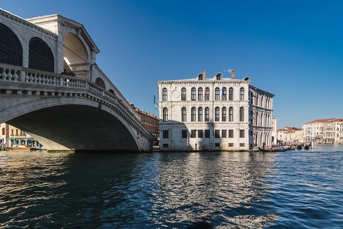 San Marco Pass: Basilica, Doge Pal. & Bell Tower Priority Tickets - Stop 7: Venice History VR in a Historic Library Setting