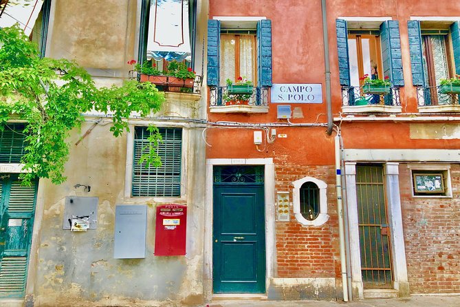 San Polo, Rialto & Frari: 2-Hour Private Walking Tour in Venice - Basilica di Santa Maria Gloriosa dei Frari: art, architecture, and a smart ending