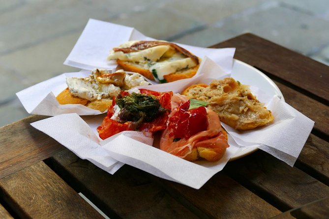 Semi-Private Venice Market and Cicchetti Food Experience - Why six people makes this feel personal (especially with Giulia)