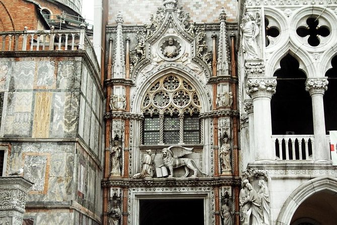 Skip the line Doge's Palace Guided Walking Tour in Venice - Price, logistics, and the small details that affect your day