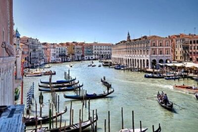 Skip-the-Line Venice Private Tour Including St Mark Doges Palace & Gondola Ride - Gondola ride: the calm ending after the museum pace