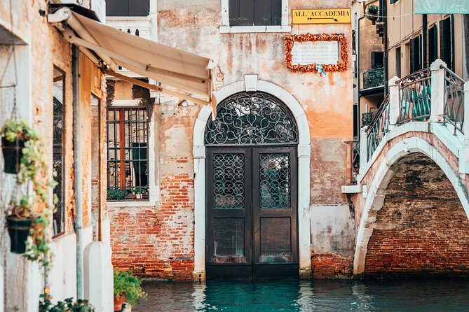 Small Group Tour to Venice departing from Abano Terme - Grand Canal moment: ferry ride and a less-crowded viewpoint