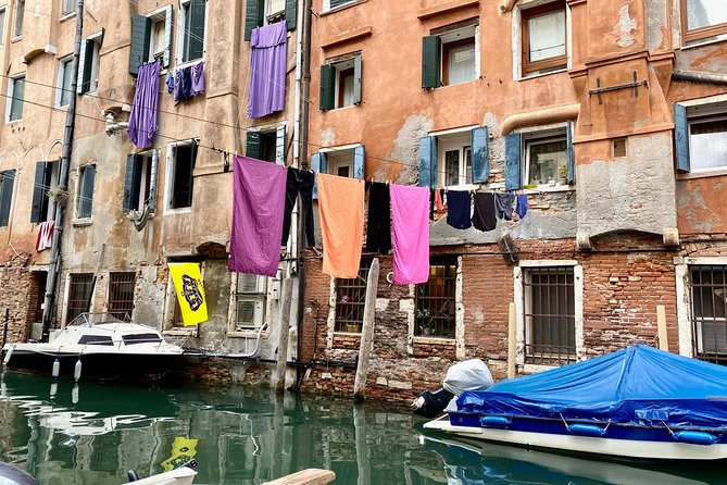 Small-Group Walking Tour of the Jewish Ghetto in Venice - Stop 2: the authentic campo and the lead-in to how the ghetto began (about 15 minutes)
