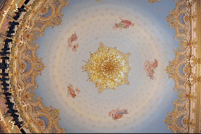 Teatro La Fenice Tour in Venice - The auditorium and royal box: the visual payoff