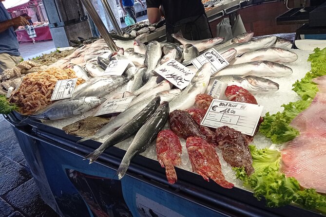 Venetian cooking school - Shopping at the Rialto fish market: how your menu comes to life