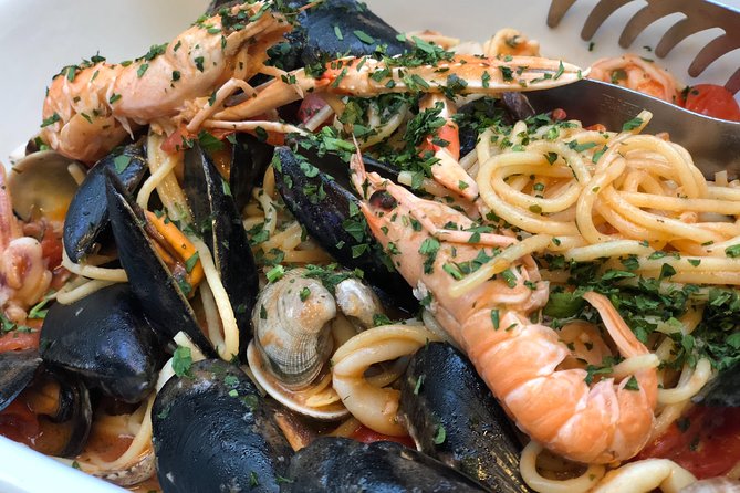 Venetian Food and Wine Tour with a Local - Campo dei Mori: the quiet streets that feel like real Venice