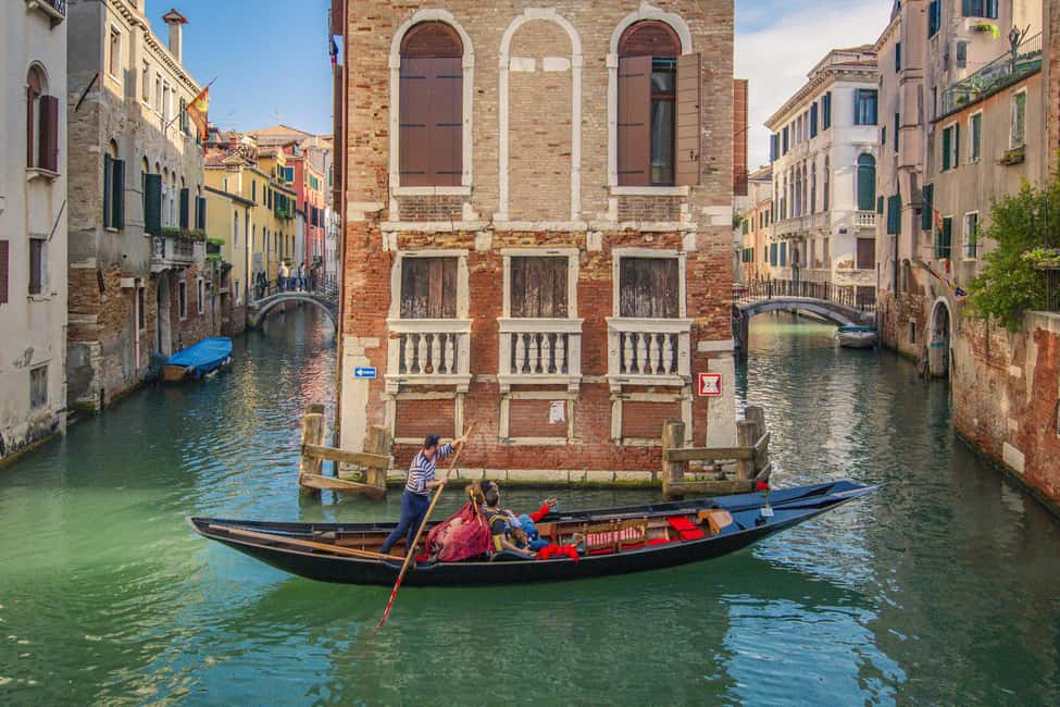 Venetian Private Sandolo tour - The Driver Chat: Local Stories Without a Formal Guide