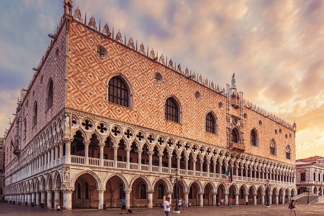 Venezia Walking Tour with Audio and Written Guide by a Local - Does the local storytelling feel worth it?